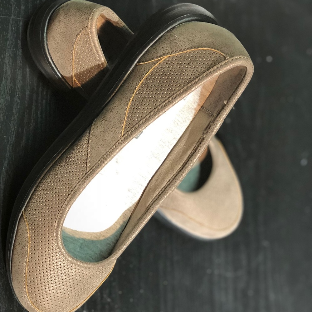 Clarks Cloudsteppers - image 1